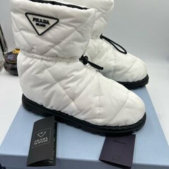 Women's Prada re-nylon quilted snow boots size 39 made in Italy - Picture 10 of 11